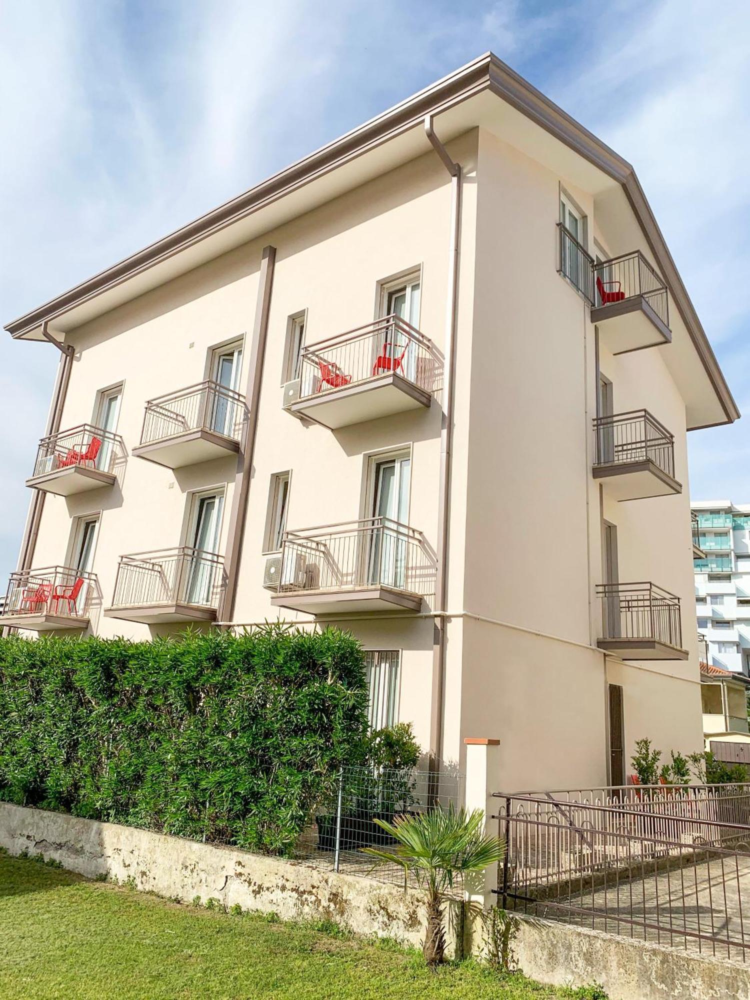 Dainese Apartments, Casa Ester Lido di Jesolo Eksteriør bilde